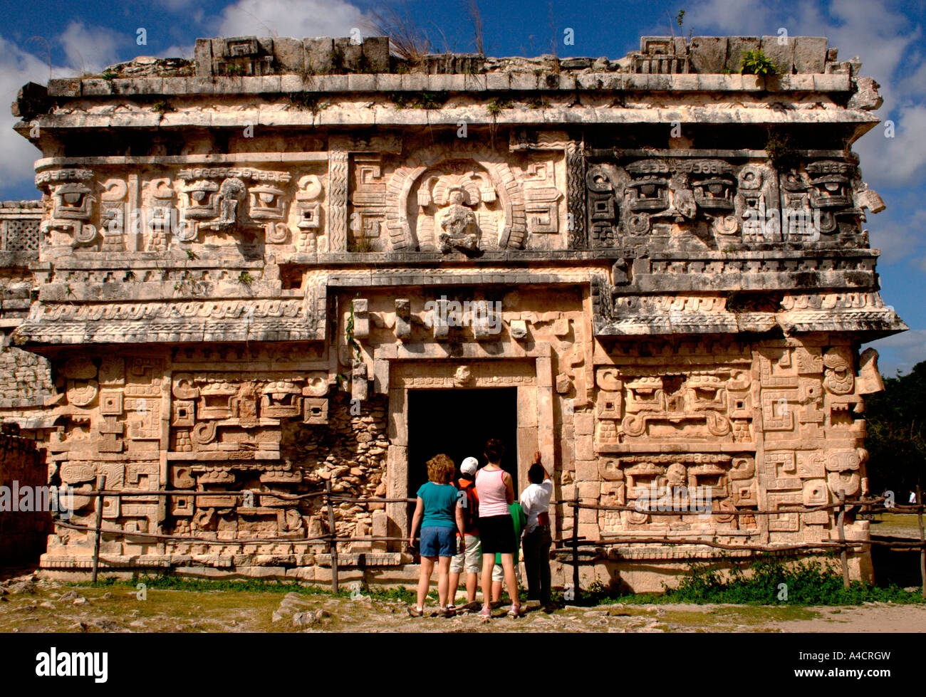 Chichen Itza's style Puuc Puuc bâtiments nommé pour le collines près d'Uxmal dans le Nord du Yucatan présentent le Dieu de la pluie Chac. Banque D'Images