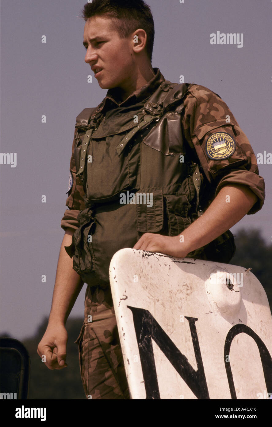 Près de Lukavica Barracks, Sarajevo, Bosnie et Herzégovine. Fédération des troupes de l'ONU surveiller les positions d'artillerie serbe et bosniaque. Banque D'Images