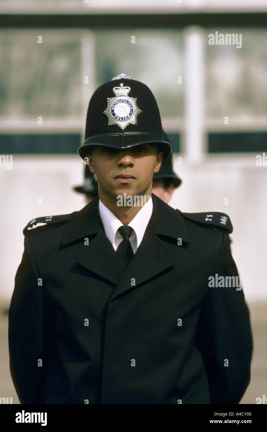 Policier, Hendon, Londres, Angleterre Banque D'Images