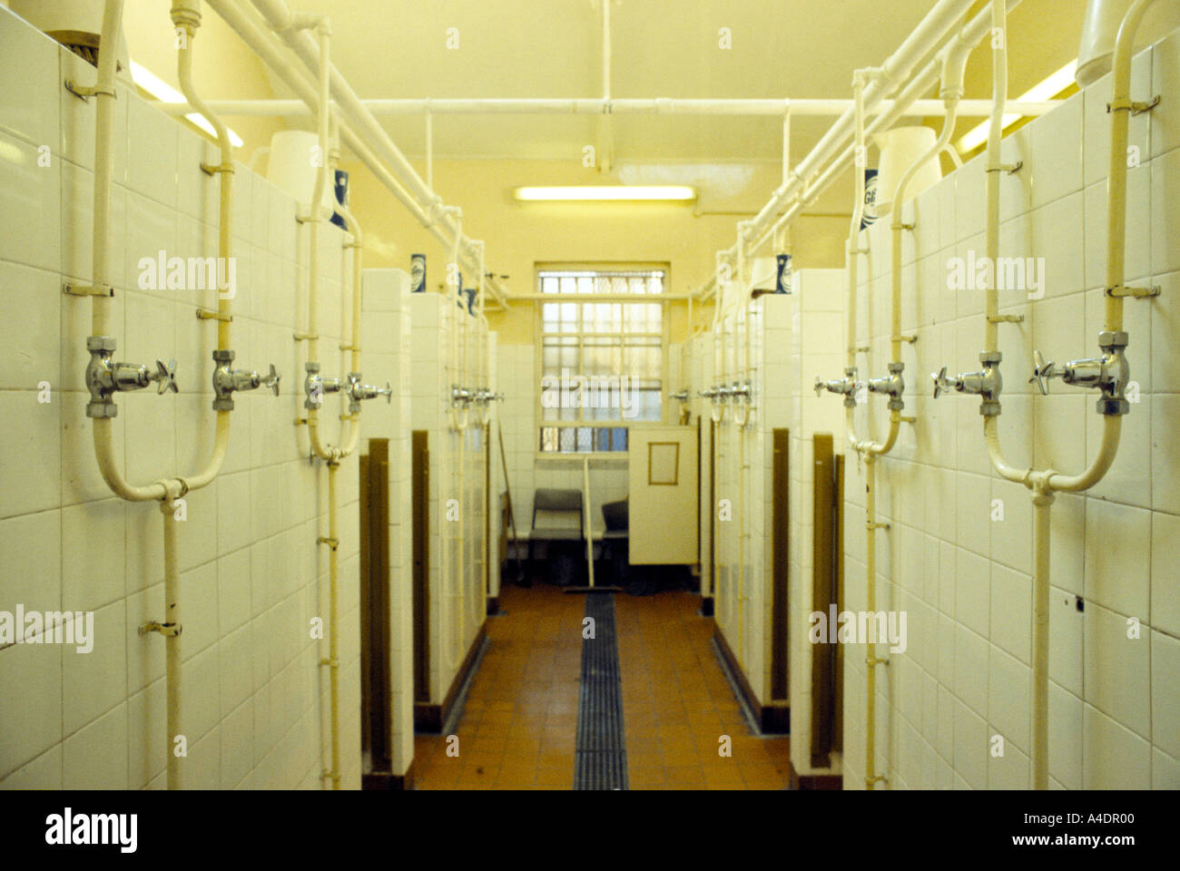 Les douches à la prison de Brixton Photo Stock - Alamy