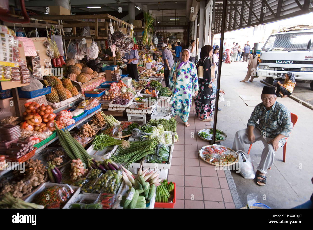 Malaisie Bornéo Sabah Kota Kinabalu Marché Central des stands de nourriture Banque D'Images