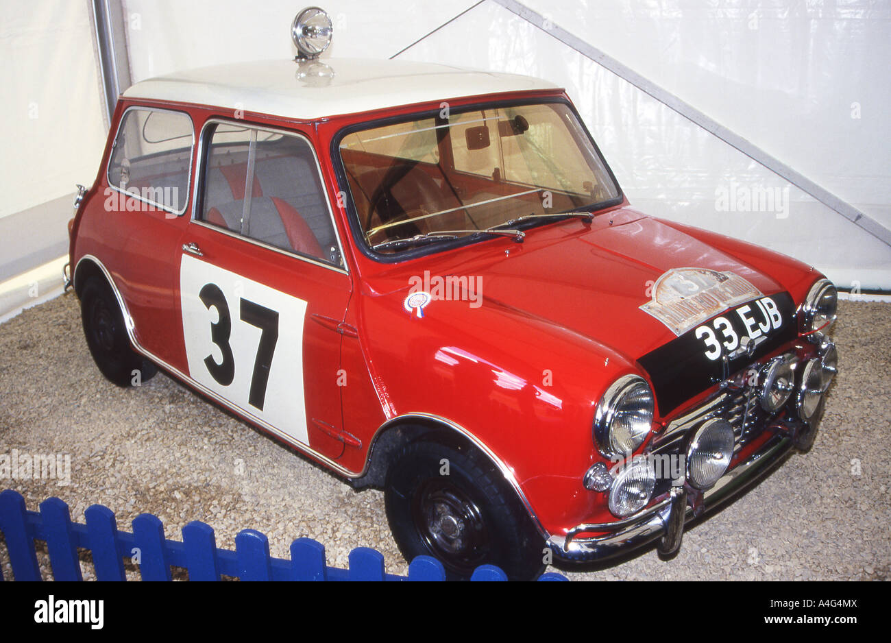 33EJB, la célèbre Morris Mini Cooper 1964 vainqueur du rallye de Monte Carlo. Banque D'Images