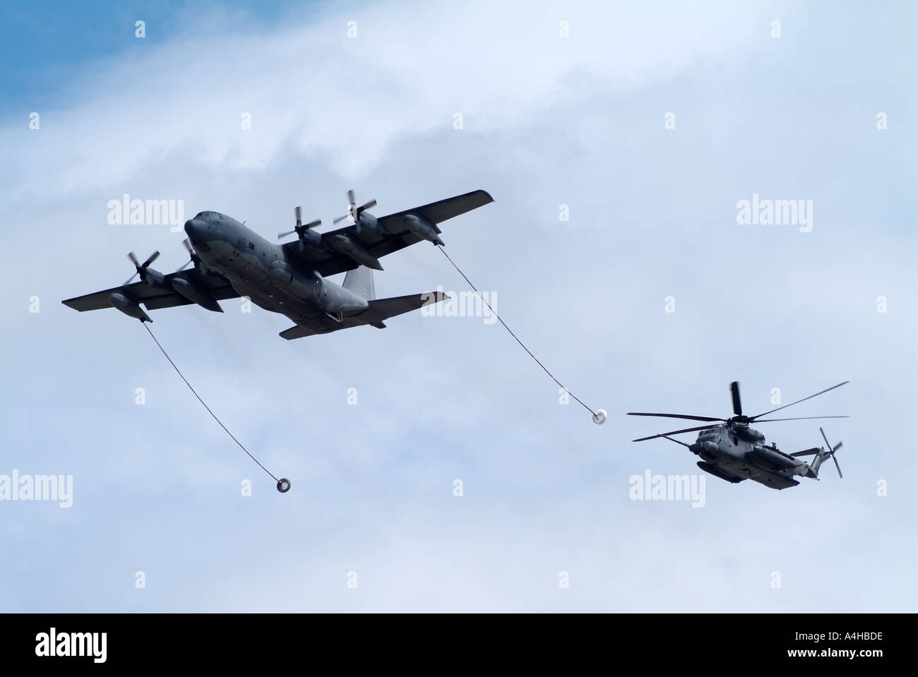 Hercules Lockheed MC 130P et 53Sikorsky MH M'ouvrir à l'IAT IV faible Banque D'Images