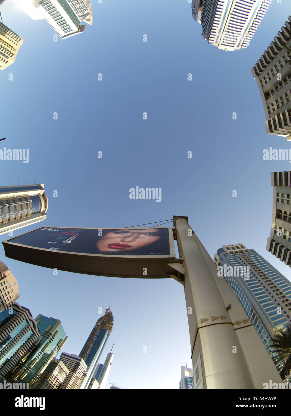 Dubaï, Sheik Zayed Road, Skyline moderne Banque D'Images