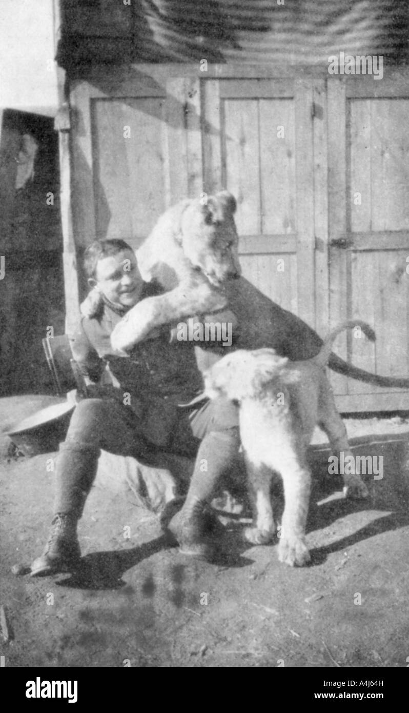 Raoul Lufbery, French-American pilote de chasse de la Première Guerre mondiale, 1917. Artiste : Inconnu Banque D'Images