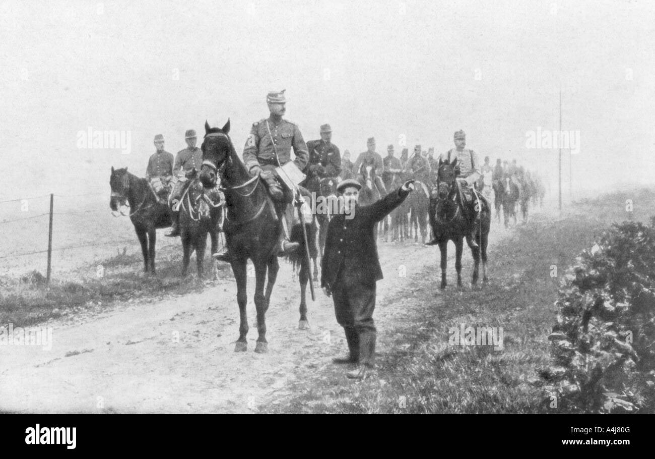 Cavalerie française sur une mission de reconnaissance, Somme, France, 1914. Artiste : Inconnu Banque D'Images