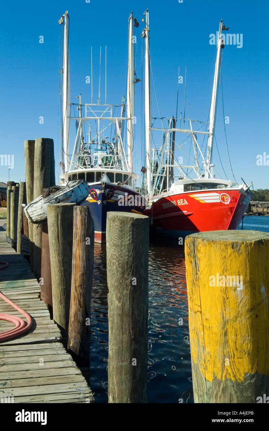 Bayou La Batre, Alabama - Jetty et bateaux de pêche. Banque D'Images