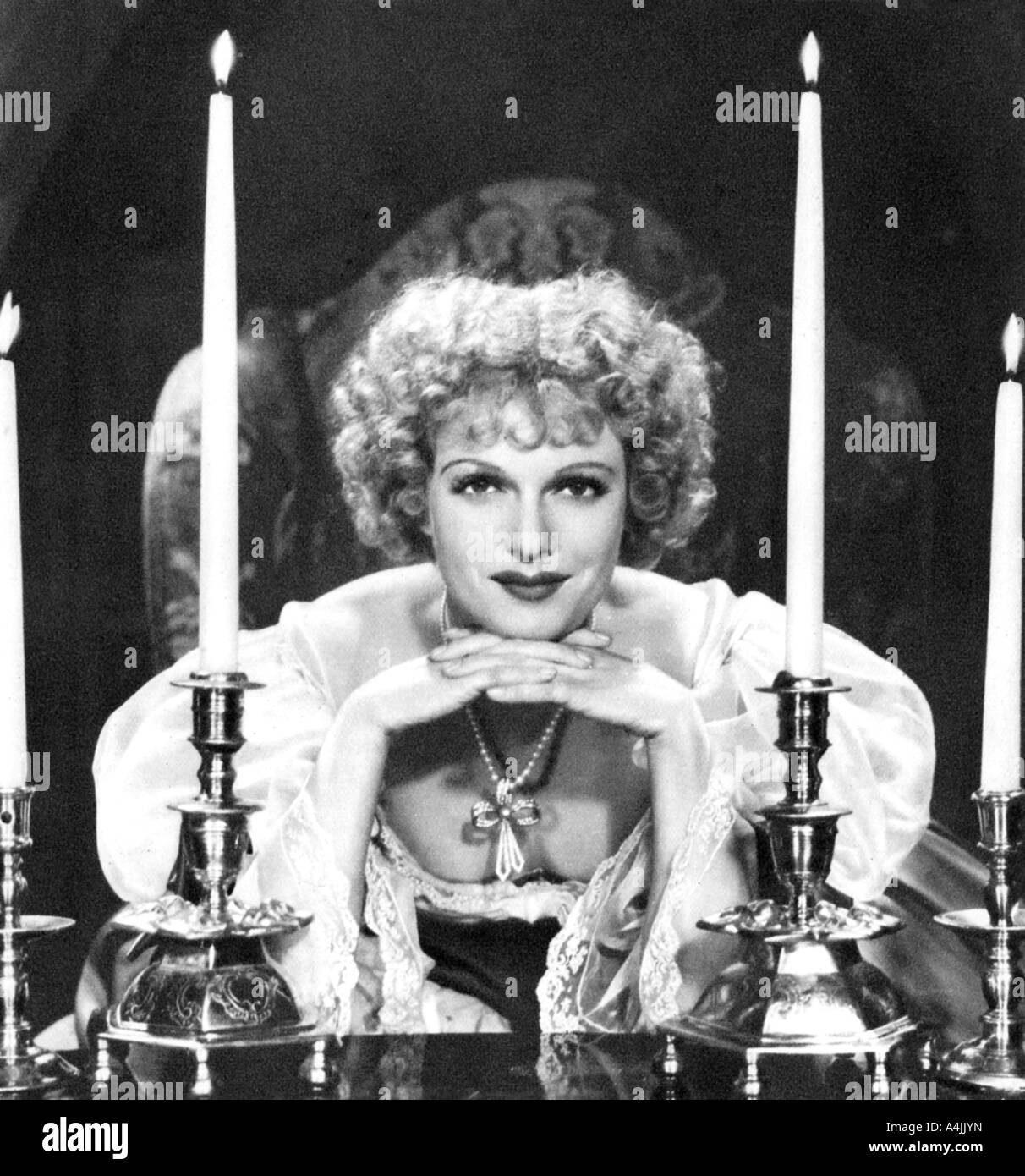 Anna Neagle, actrice et chanteuse, 1934-1935. Artiste : Inconnu Banque D'Images