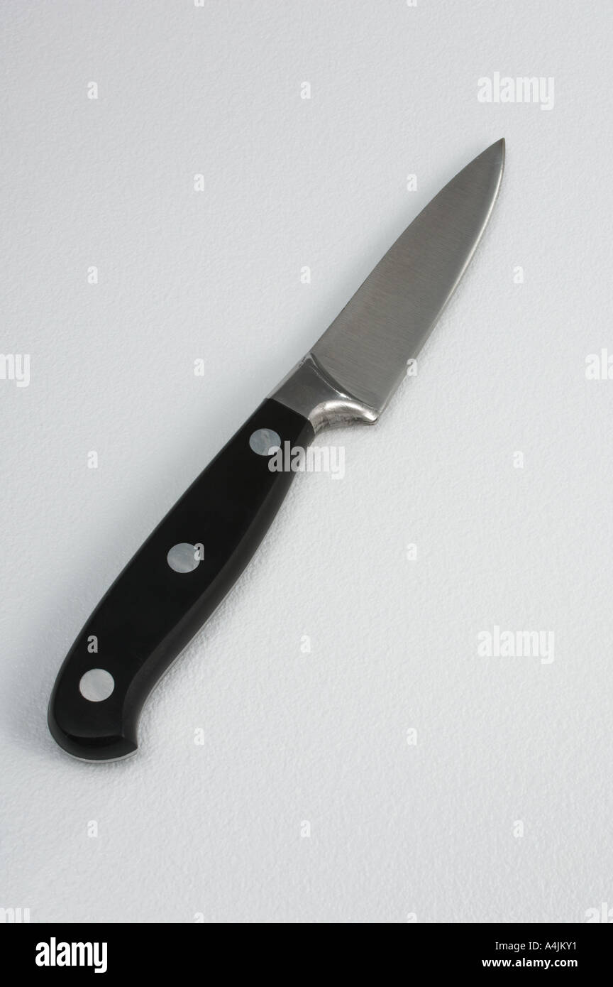 Couteau de cuisine pour couper des légumes Photo Stock - Alamy