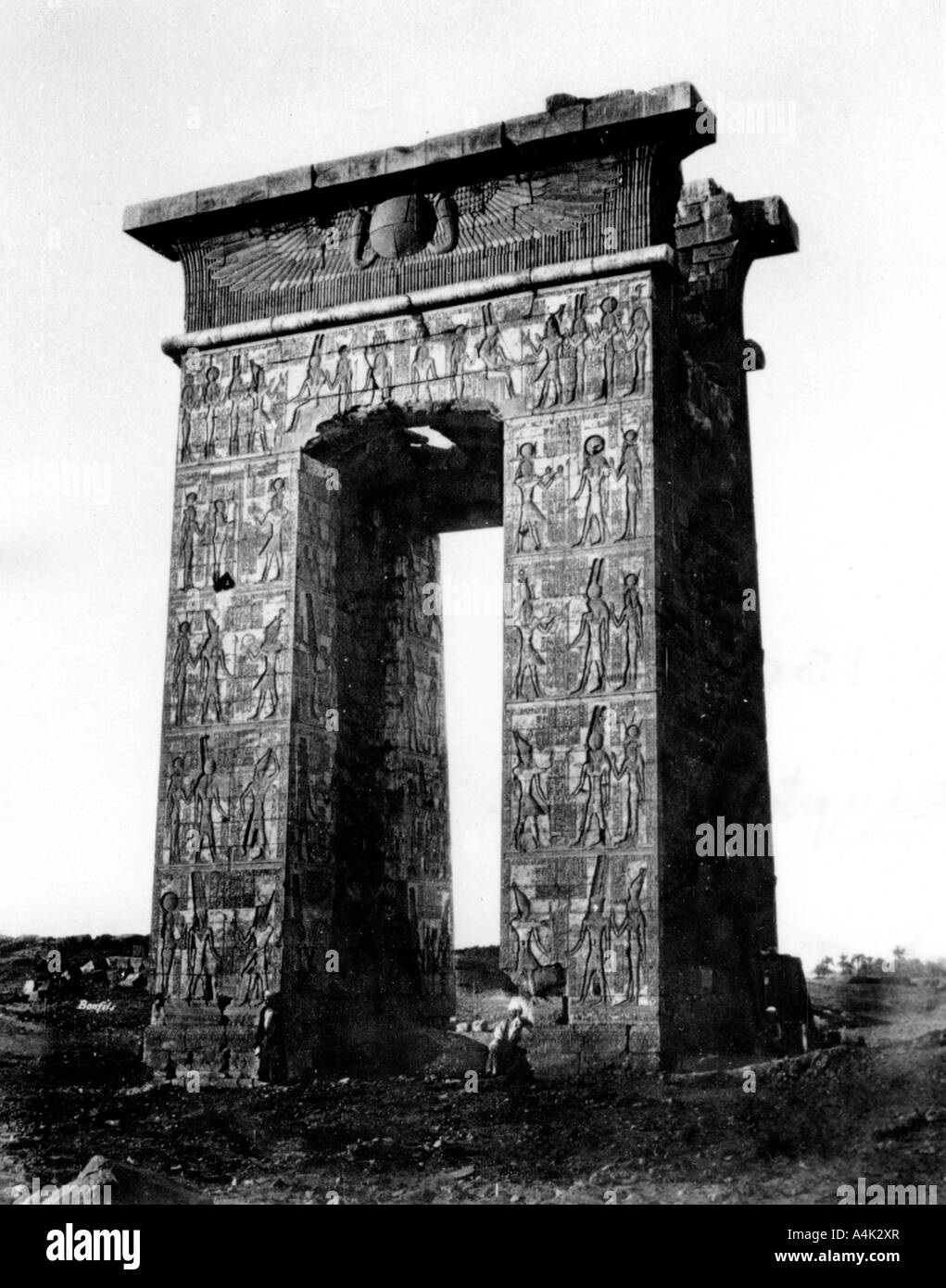 Gate au nord de Karnak, Nubie, Egypte, 1878. Artiste : Félix Bonfils Banque D'Images