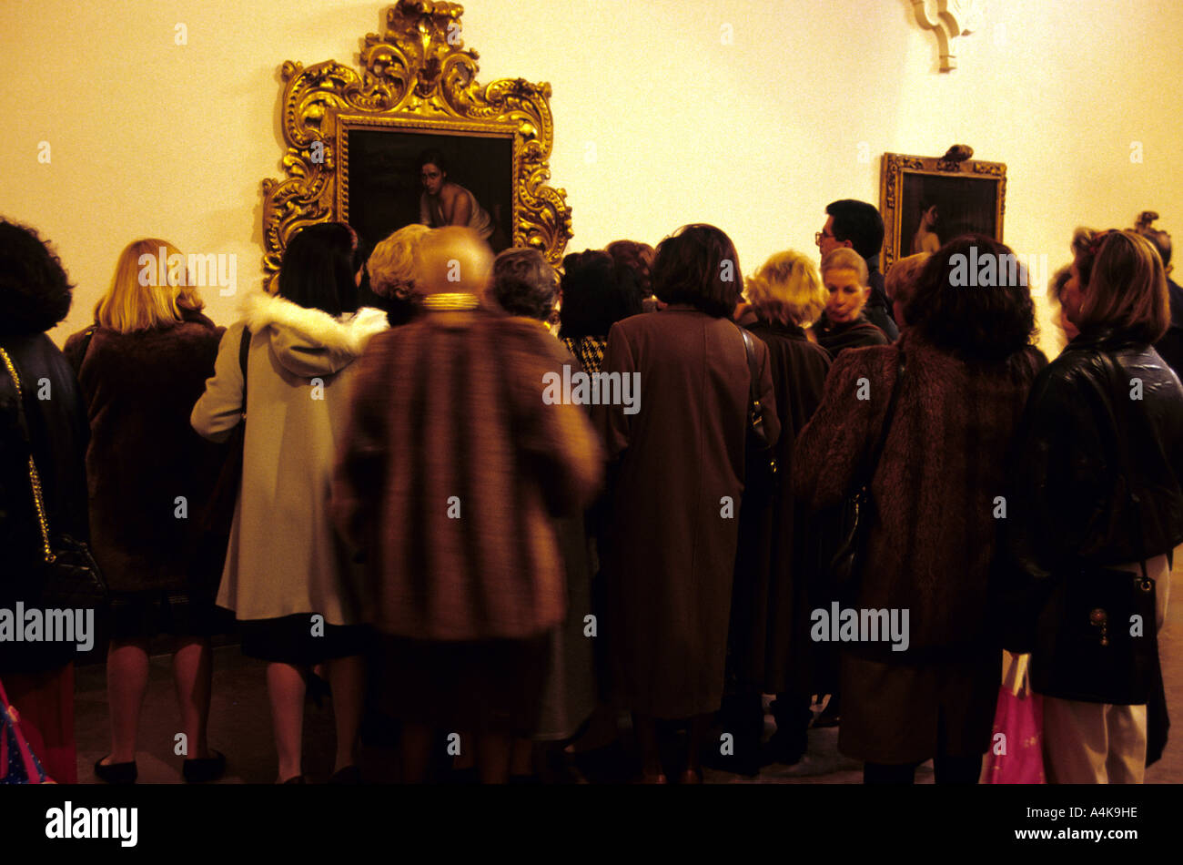 Les visiteurs du musée de peinture d'art Banque D'Images