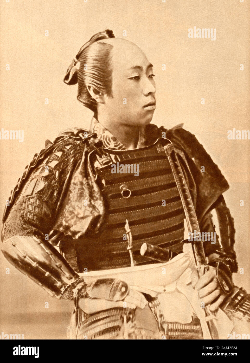 Photographie Ancienne, d'un guerrier Samouraï japonais en costume traditionnel Banque D'Images