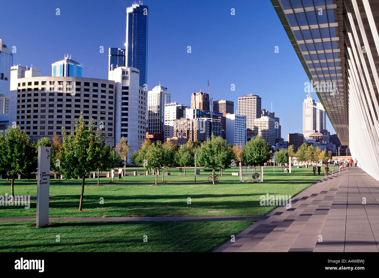 Vue sur le CBD de Melbourne à partir du centre des expositions de Melbourne en Australie. Banque D'Images
