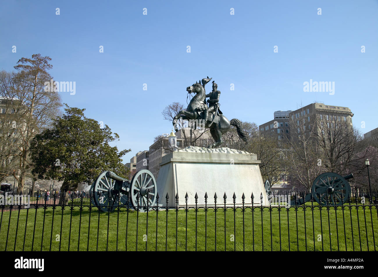 Statue d'Andrew Jackson à cheval dans Lafayette Square en face de la Maison Blanche Washington DC USA Banque D'Images