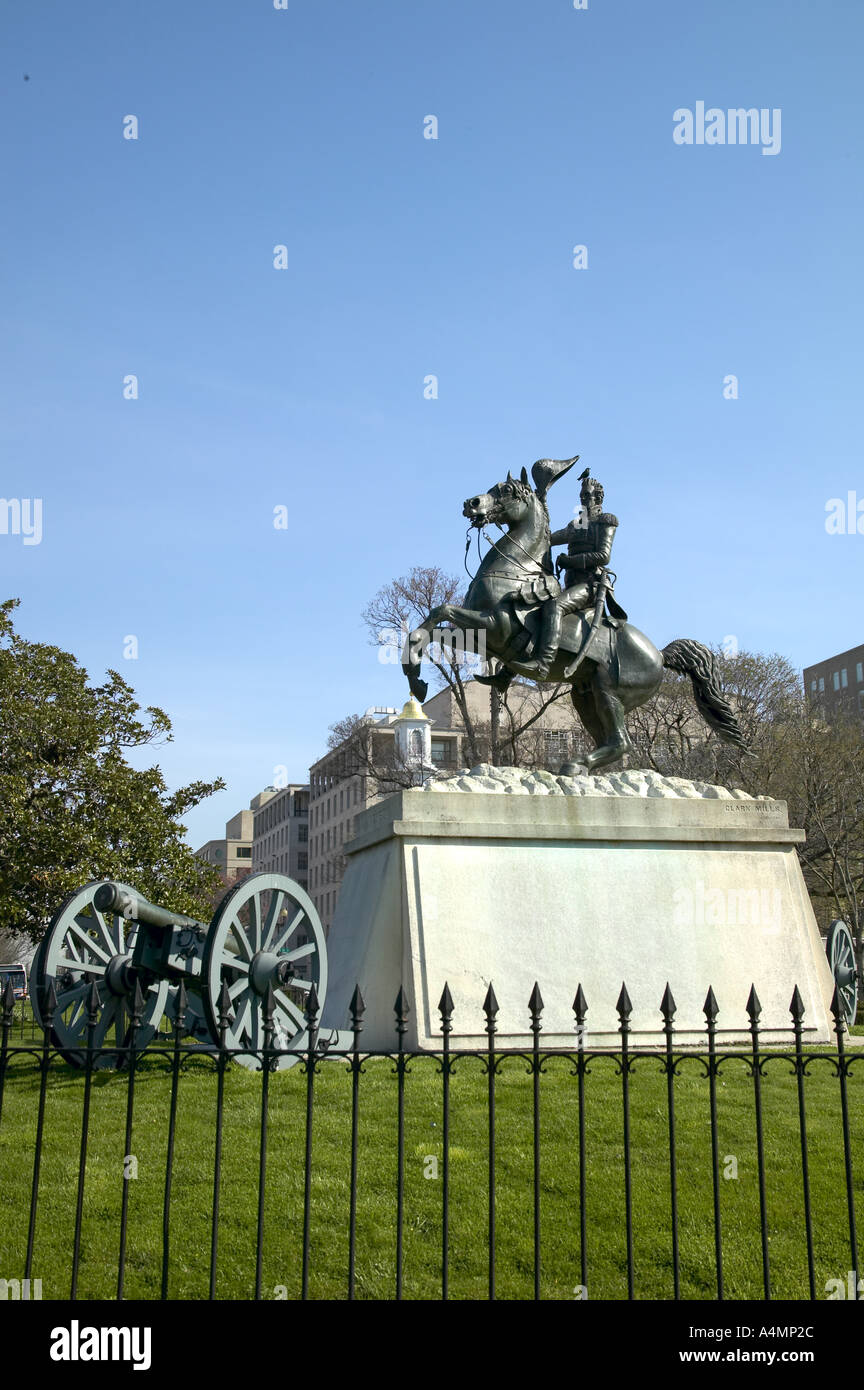 Statue d'Andrew Jackson à cheval dans Lafayette Square en face de la Maison Blanche Washington DC USA Banque D'Images