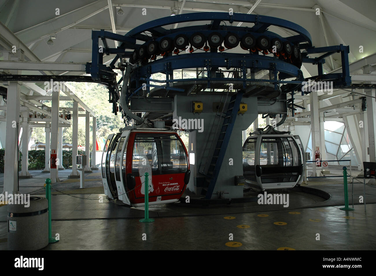 À Caracas, Venezuela, le logement du téléphérique au pied de la montagne d'El Avila Banque D'Images