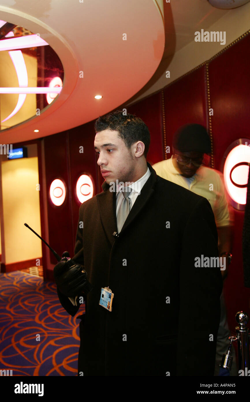 Royaume-uni londres hommes sécurité à un club de Londres Banque D'Images