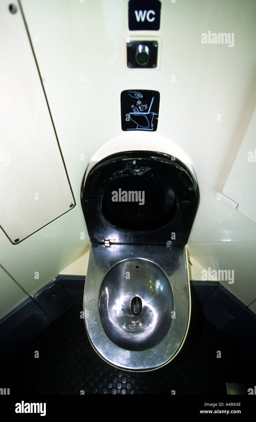 Train toilettes sncf Banque de photographies et d’images à haute résolution - Alamy