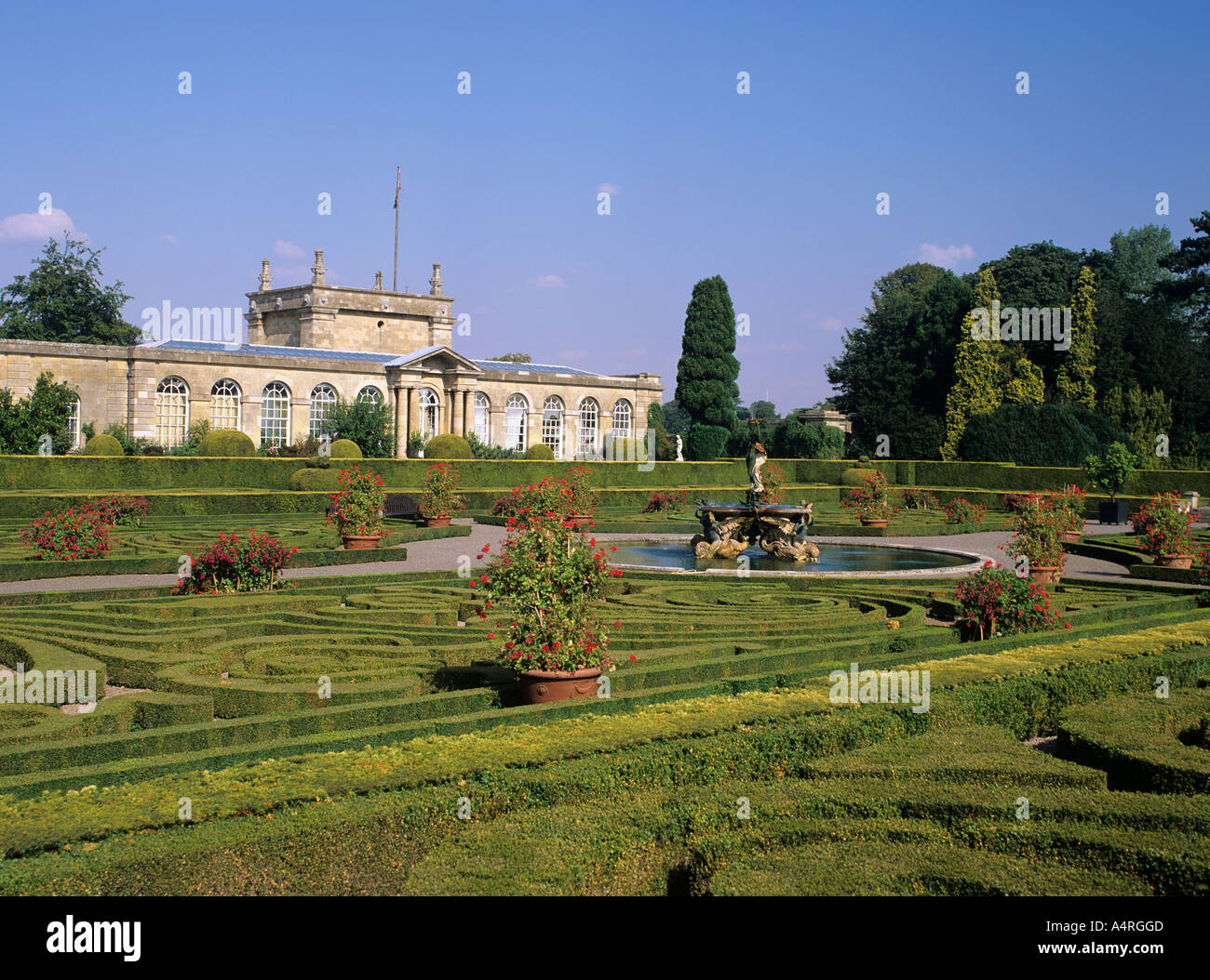 Blenheim Palace Orangery et fort jardin de haies, Oxfordhire, Angleterre.. Banque D'Images