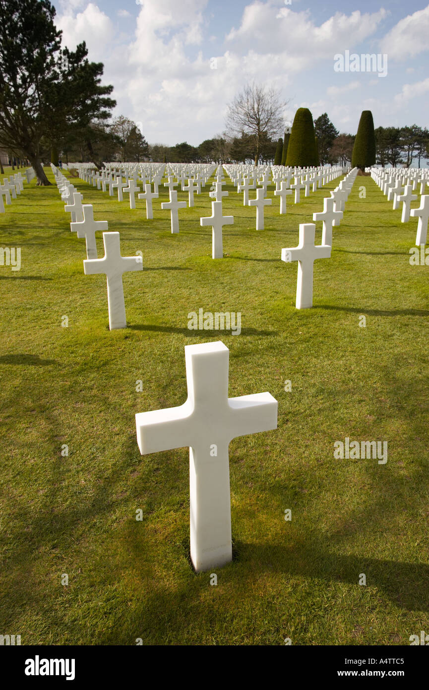 Tombes de guerre au cimetière militaire américain de Colleville-sur-Mer, Normandie, France Banque D'Images
