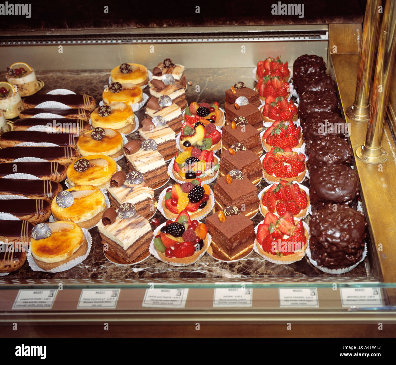 France Nord Pas De Calais Lille Fenetre Patisserie Photo Stock Alamy