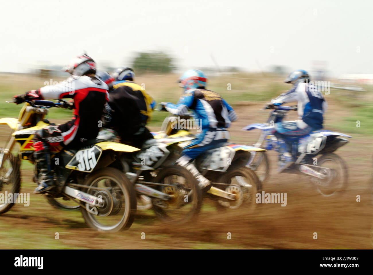 Motor cross X moto dirt bike course extrême risque gagner perdre perdant des pneus sport grip boue moteur moteur de course race mâle en interne Banque D'Images