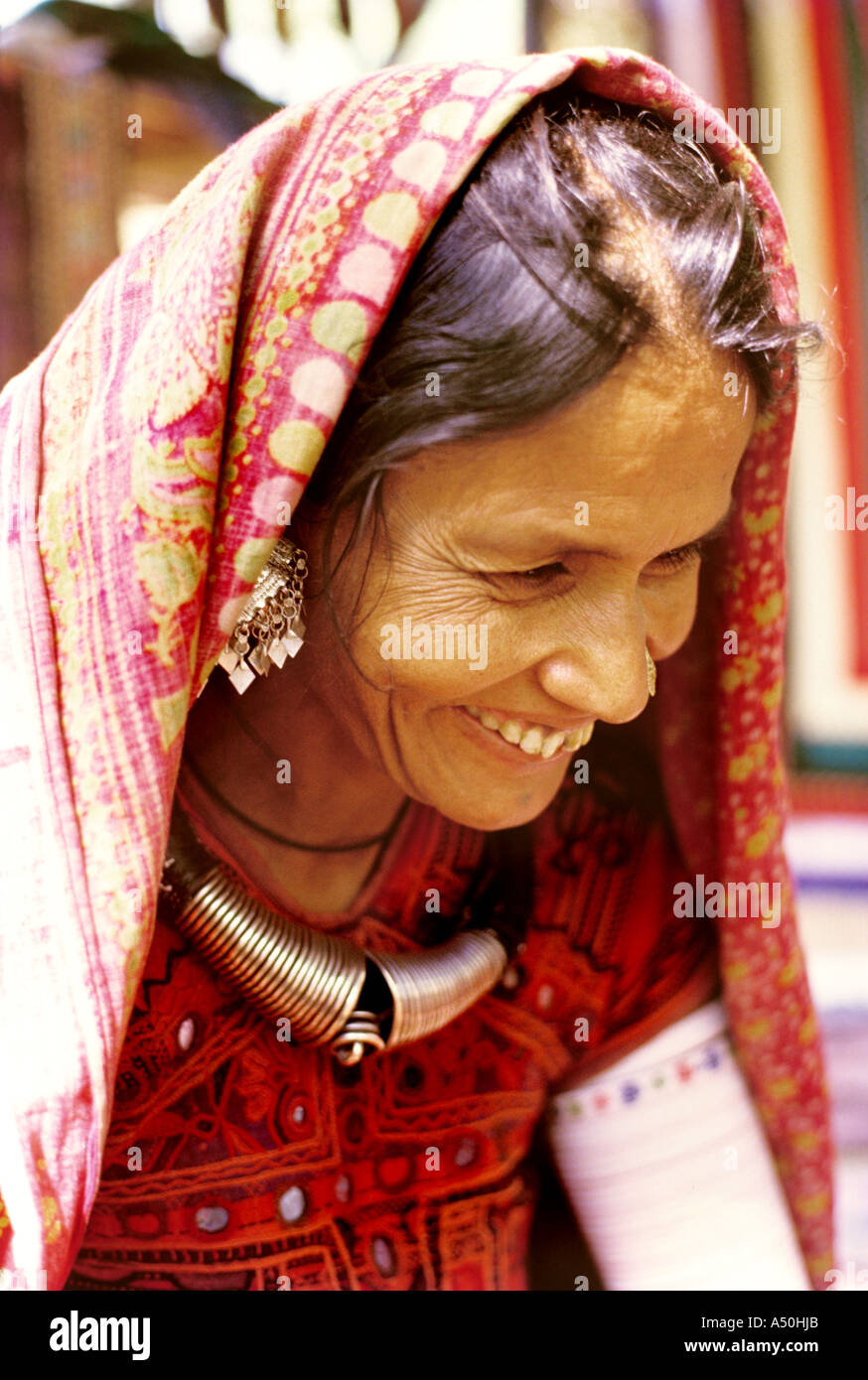 Femme Harijan à Kutch dans Gujarat Inde Banque D'Images
