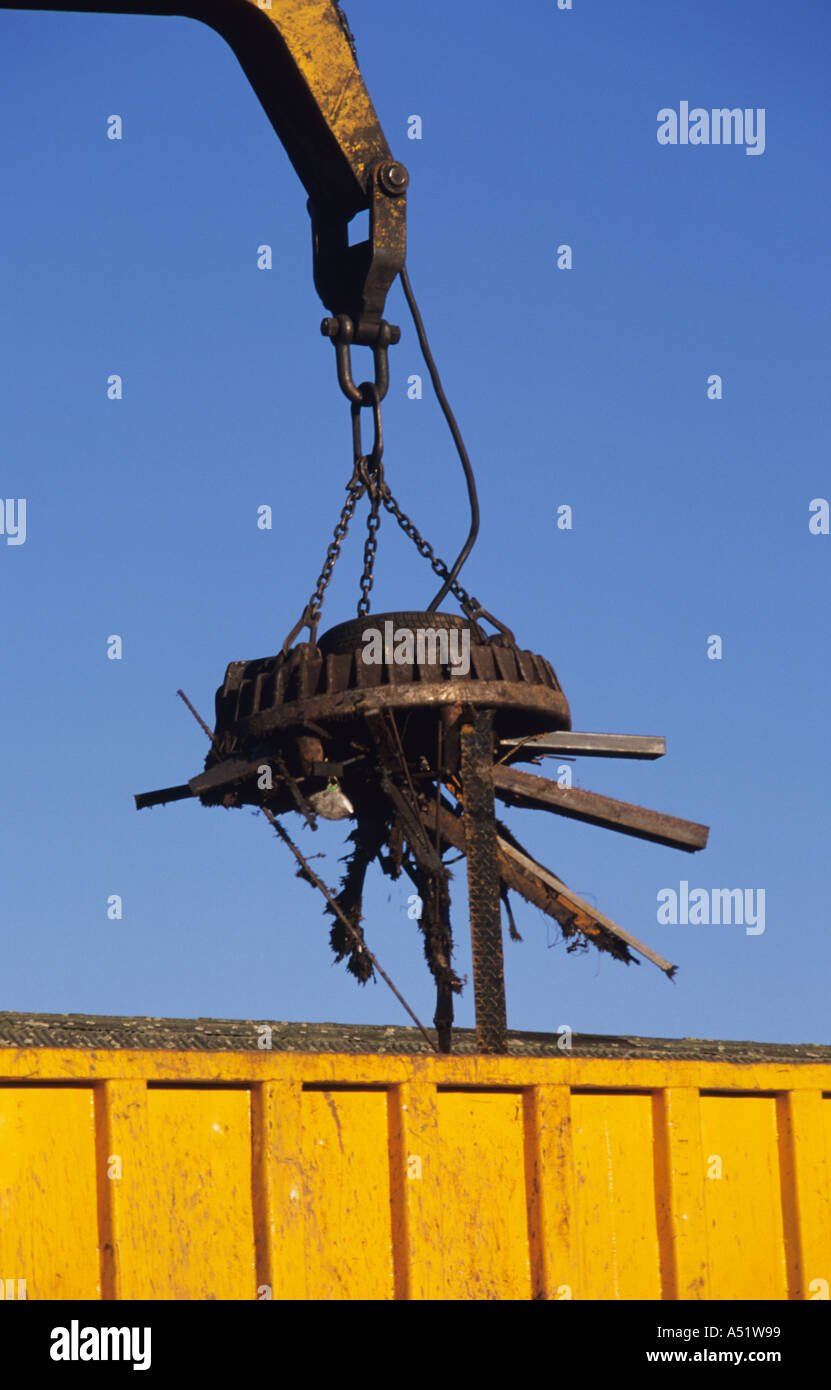 Magnet crane Banque de photographies et d'images à haute résolution - Alamy