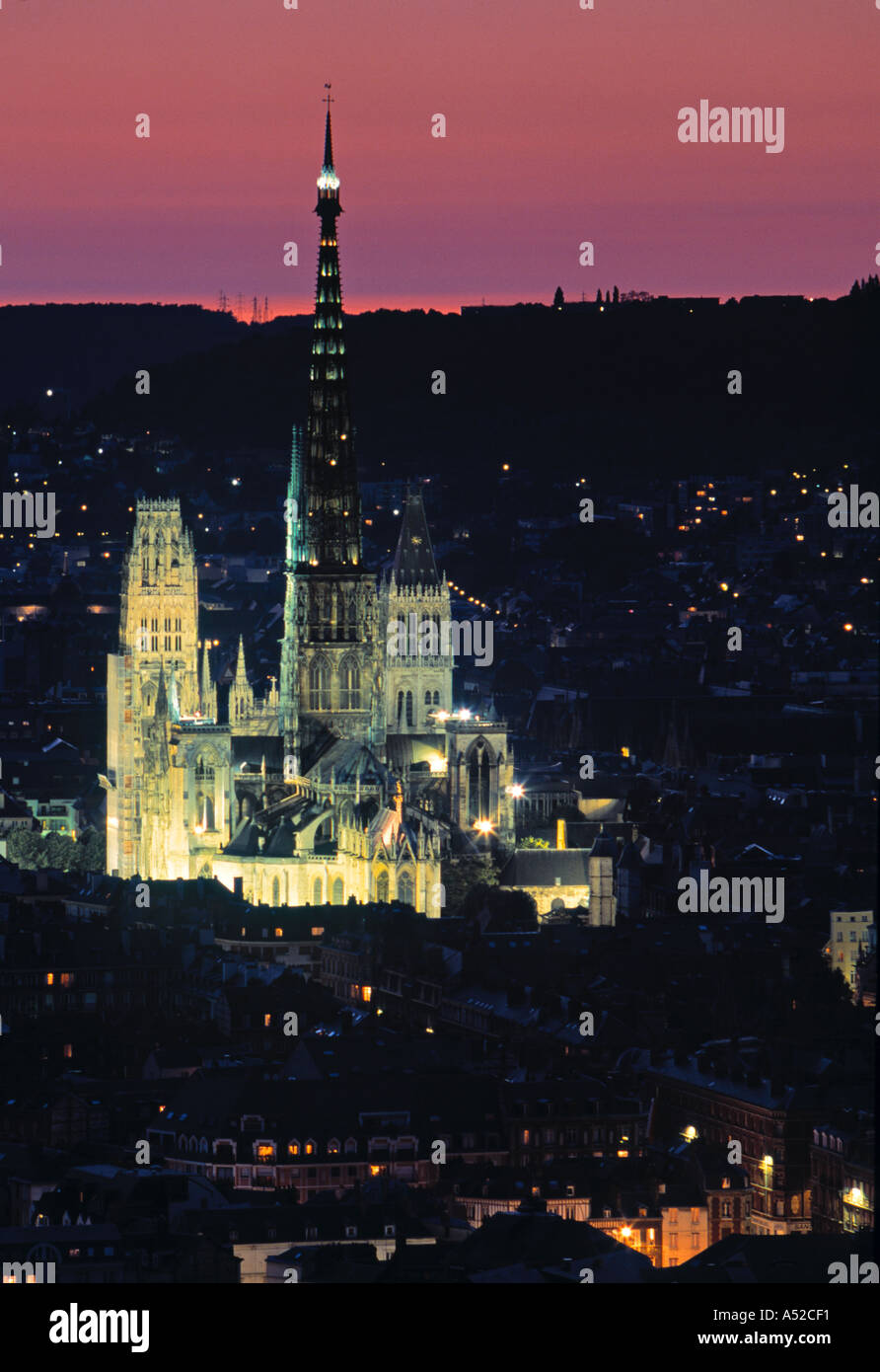 Rouen France Nuit Banque De Photographies Et D images Haute rouen-france-nuit-banque-de-photographies-et-d-images-haute