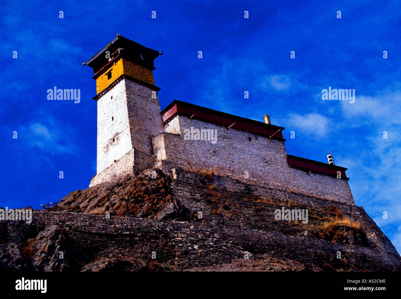 Yumbu Lakang Palace, palais, premier monastère bouddhiste, près de ville de Tsedang, Yarlung Valley, dans la région autonome du Tibet, Tibet, Chine, Asie Banque D'Images