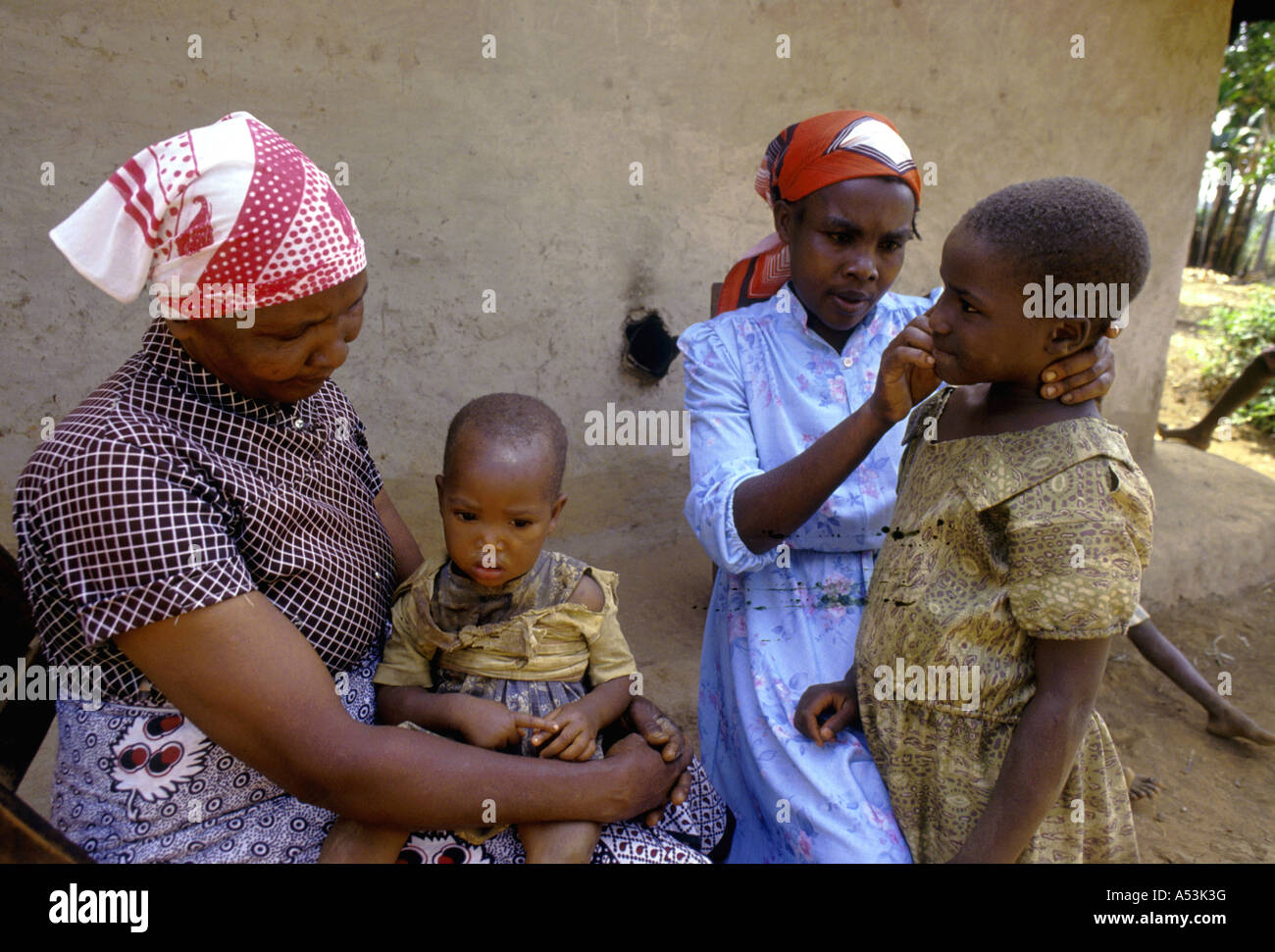 Painet ha1486 3018 cliniques de santé travailleur communautaire accueil visiter meru kenya au pays en développement, pays économiquement moins Banque D'Images