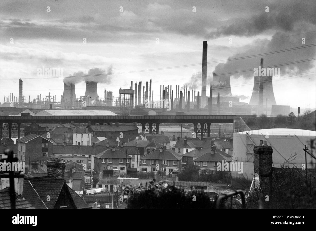 Painet ha1556 131 noir et blanc paysage industriel de l'environnement Royaume-Uni port talbot au pays en développement, de pays moins Banque D'Images