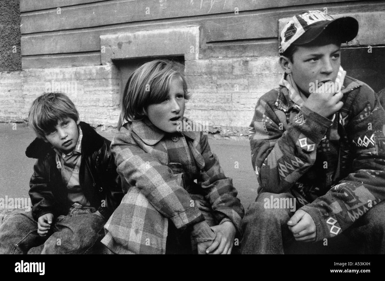Painet ha1327 127 noir et blanc d'enfants des rues Saint Petersburg Russie pays économiquement développés au pays en développement, Banque D'Images