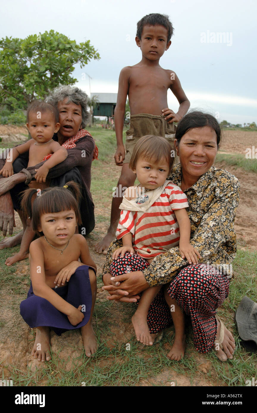 Painet ix2027 Cambodge générations une famille de Kampong Thom au pays en développement, de pays moins développés économiquement de la culture Banque D'Images