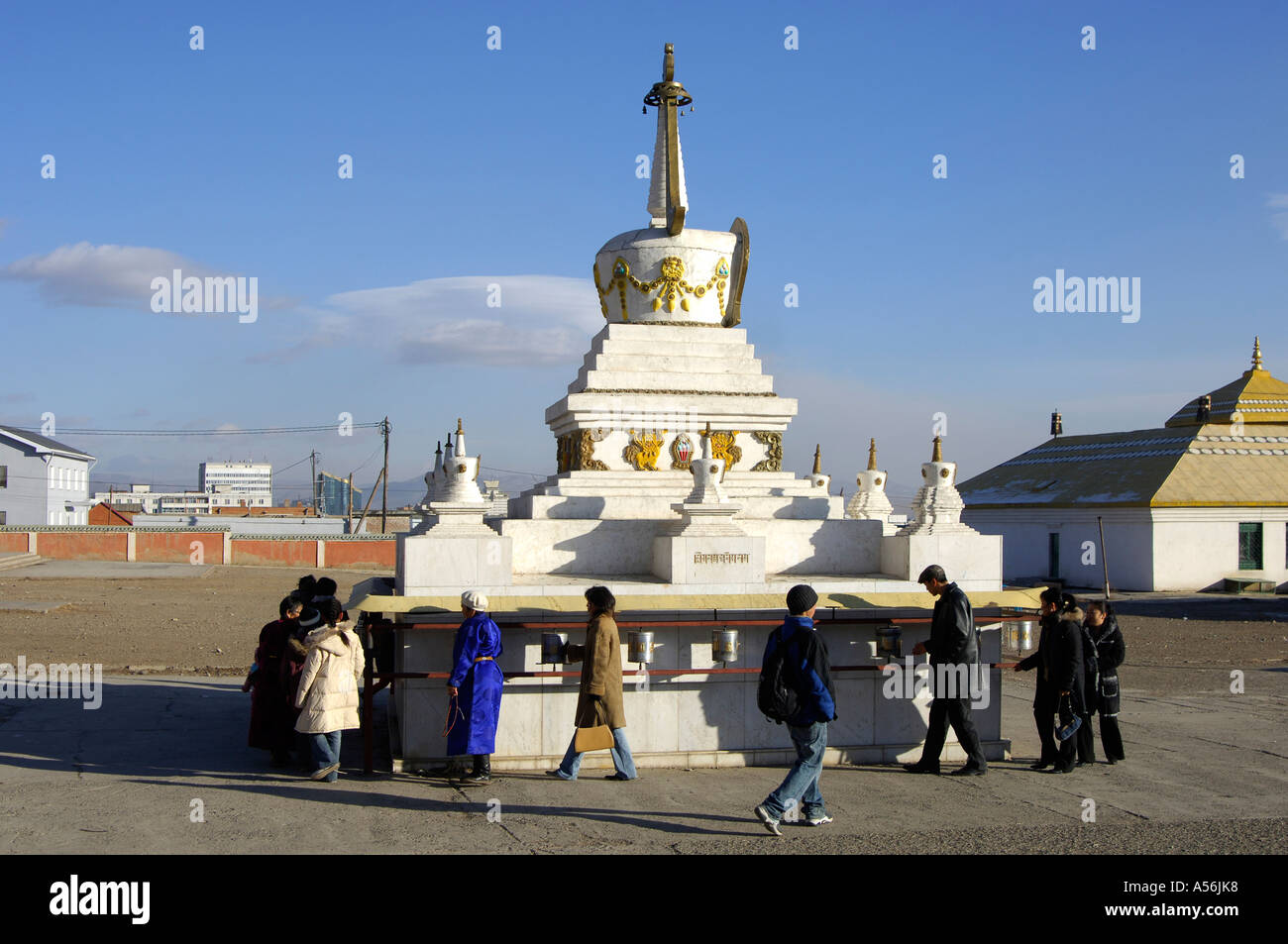 Stupa avec la prière mills Gandan Monastère Ulaan-Baatar Mongolie Banque D'Images