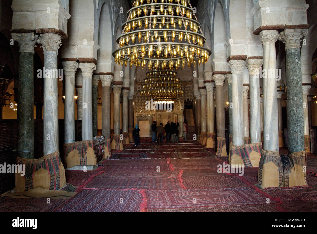 Salle de prière à l'intérieur de la Grande Mosquée (ou Sidi Okba Mosque), Kairouan, Tunisie
