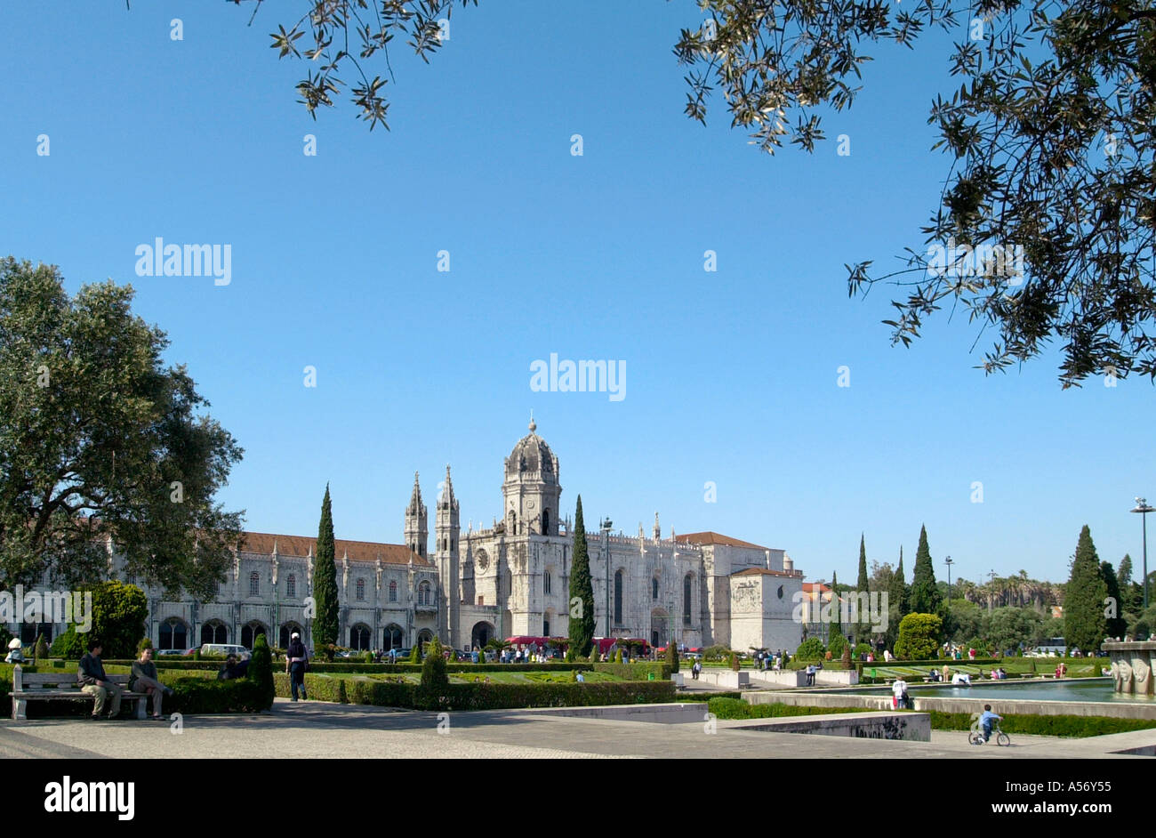 Le monastère des Hiéronymites (Mosteiro dos Jerónimos ) de la Praca do Imperio, quartier de Belém, Lisbonne, Portugal Banque D'Images