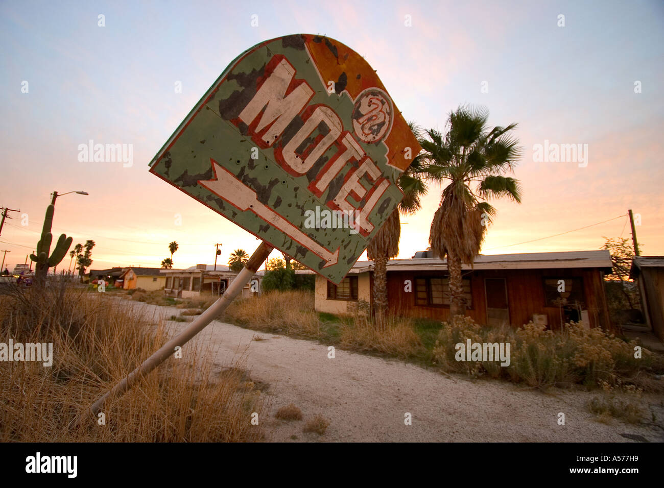 Motel abandonné signe. Banque D'Images
