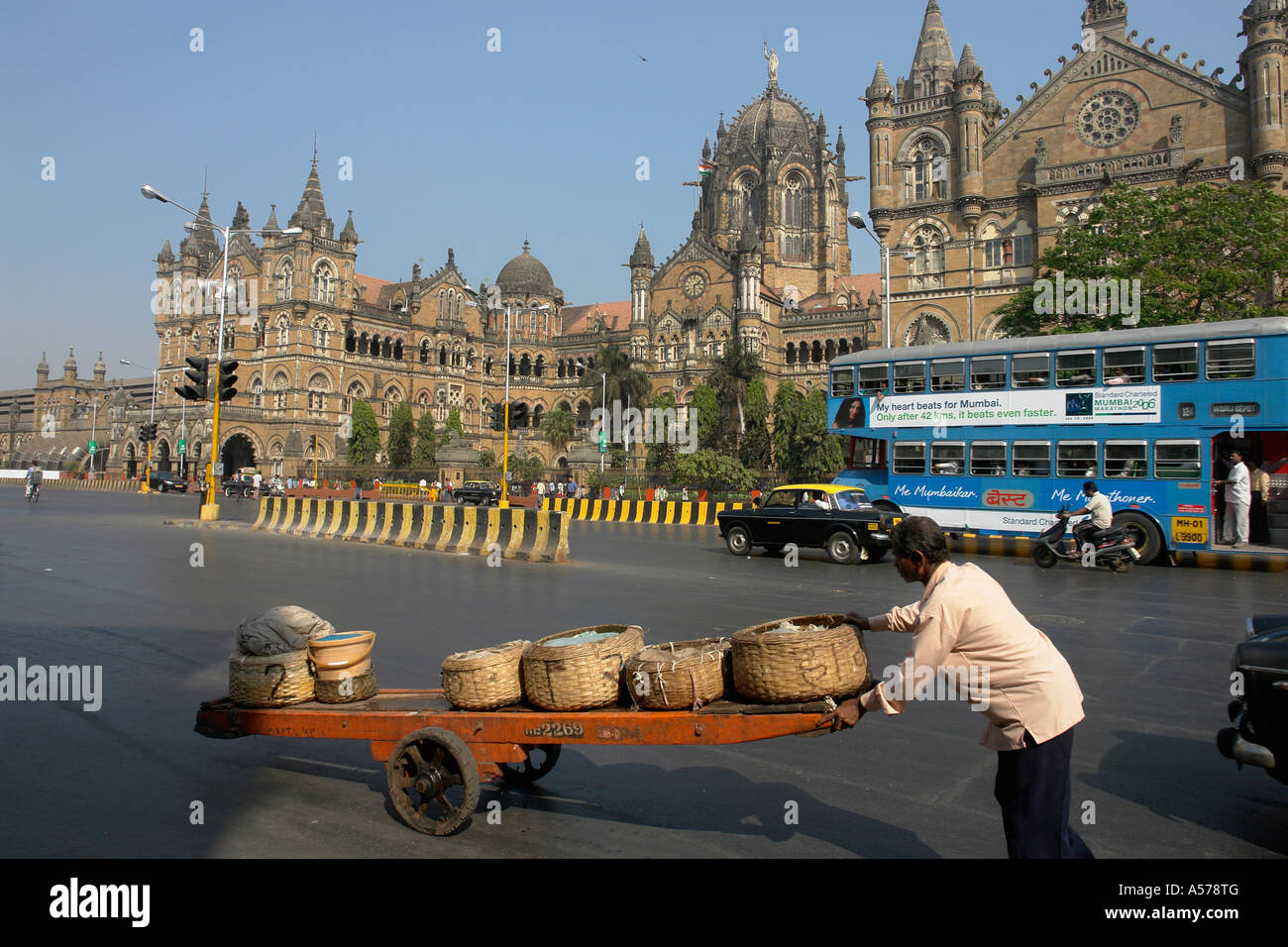 Painet jc2996 inde Gare Chhatrapati Shivaji Victoria gare principale de style gothique britannique construit mumbai 19e Banque D'Images