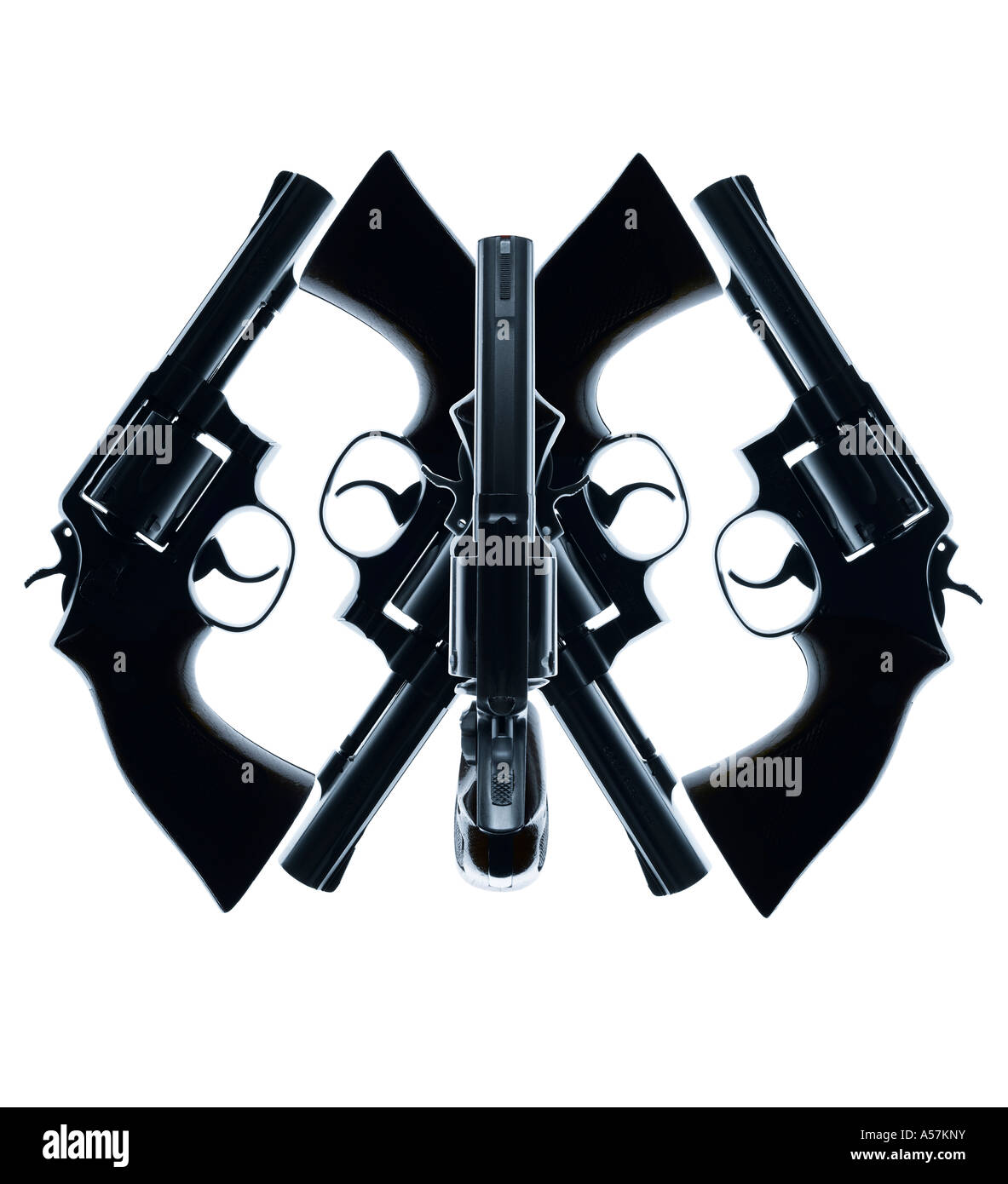 Cinq pistolets pistolets placés de manière créative pour créer un visage ou de forme intéressante Banque D'Images