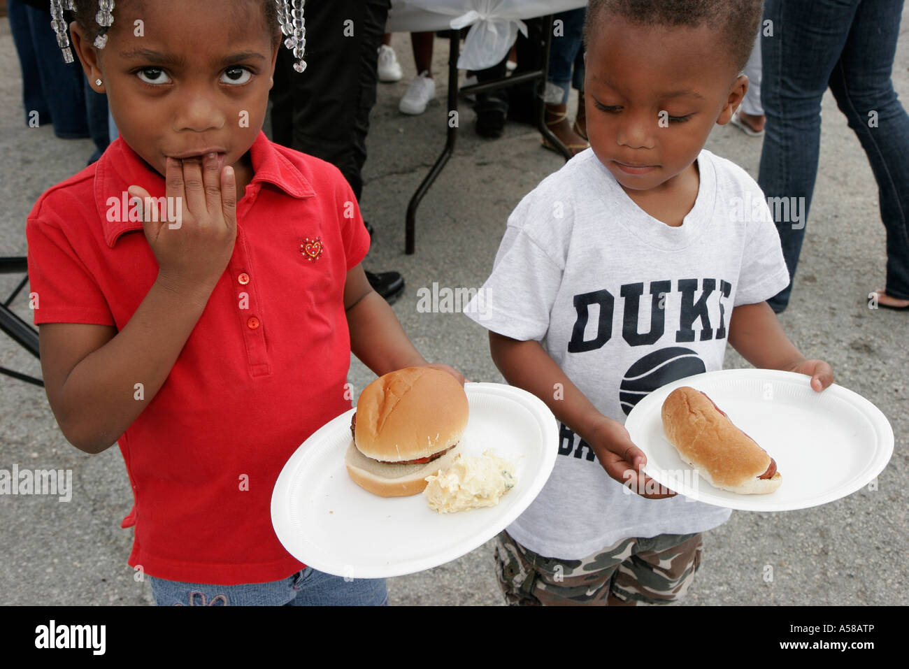 Miami Gardens Florida,Community Development Corporation,Father Appréciation Day,minorité,faible revenu,pauvreté,économique,familles parents parents ch Banque D'Images