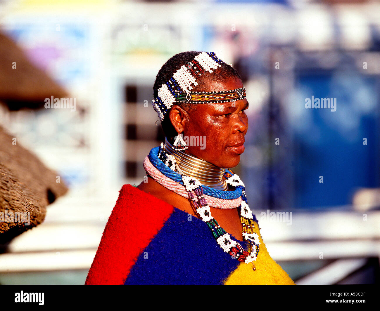 Les femmes Ndebele Village tribal Banque D'Images