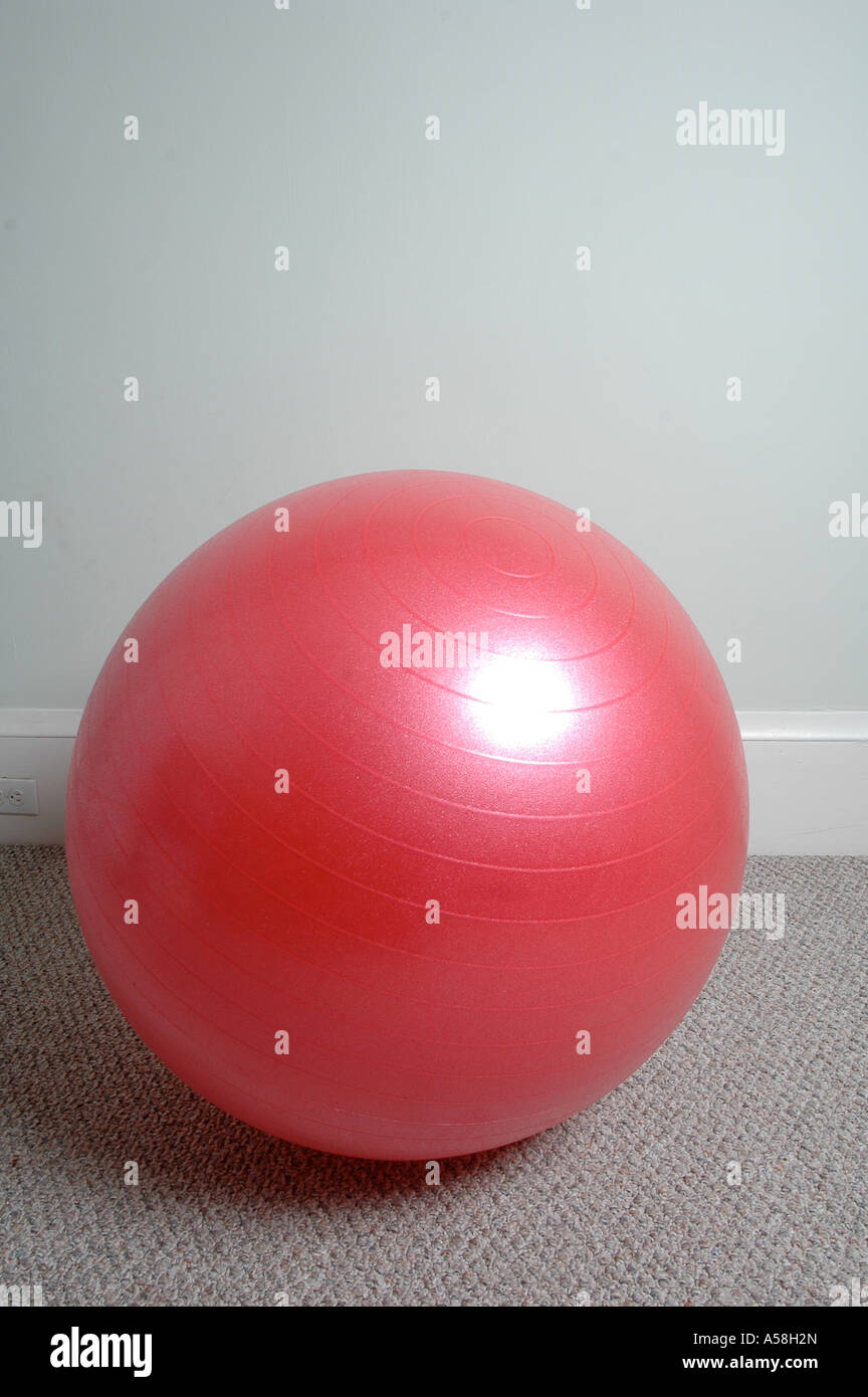 Pilates Ballon rouge Banque D'Images