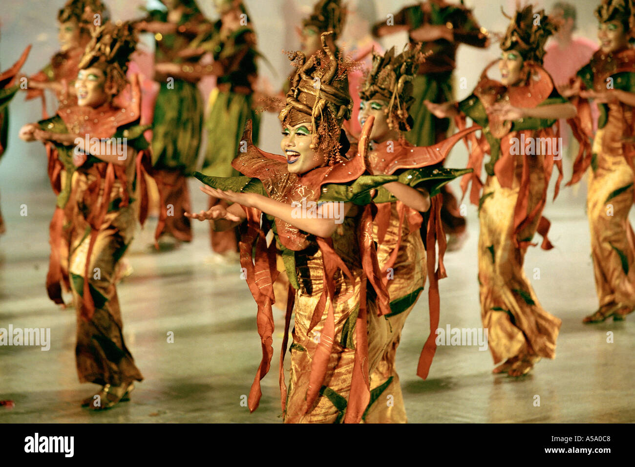 La danse de couleurs de Malaisie Malaisie 2002 Banque D'Images