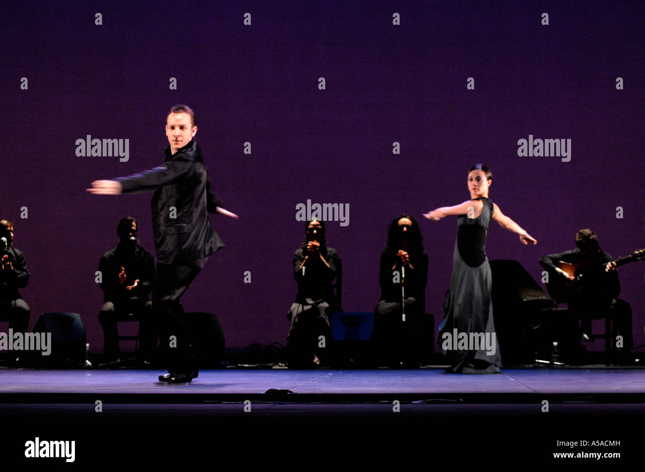 Olga Pericet et Manuel Linan effectuant dans le Festival de Flamenco 07 au Sadlers Wells Theatre London Banque D'Images