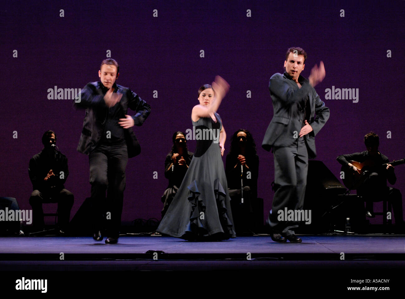 Olga Pericet avec Manuel Linan et Marco Flores dans le Festival de Flamenco 07 au Sadlers Wells Theatre London Banque D'Images