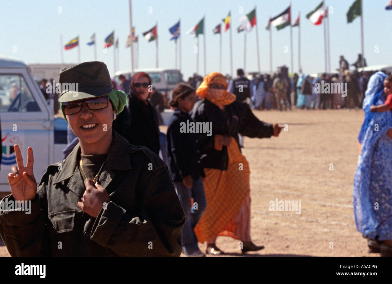 Les personnes prenant part à la fête de l'indépendance sahraouie Tindouf en Algérie de l'Ouest Banque D'Images