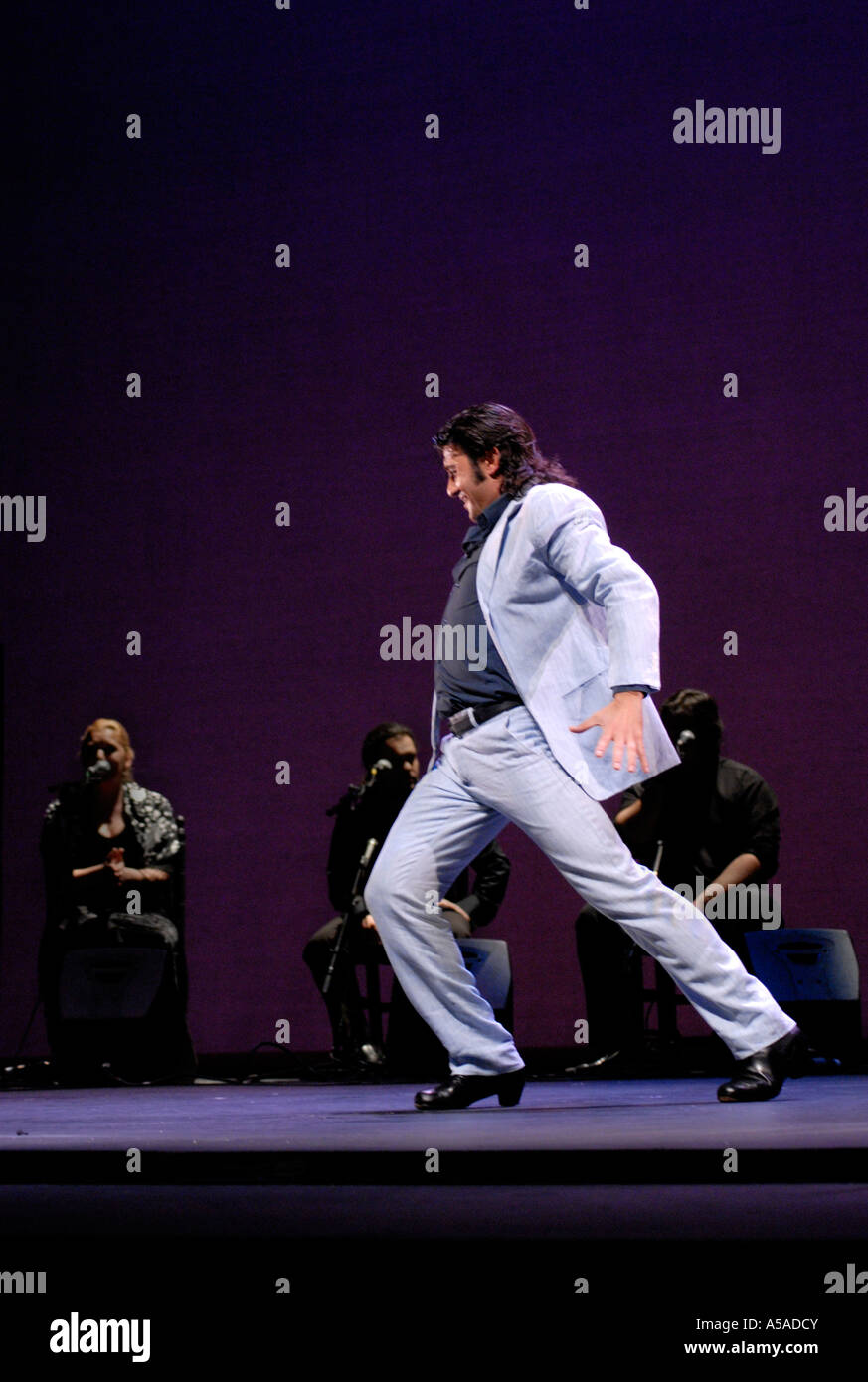 Joaquin Grilo effectuant dans le Festival de Flamenco 07 au Sadlers Wells Theatre London Banque D'Images