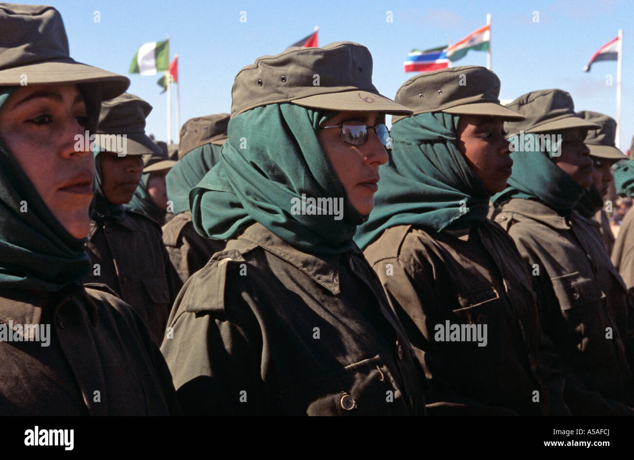 Les combattants du Front Polisario au garde, Tindouf, dans l'ouest de l'Algérie Banque D'Images