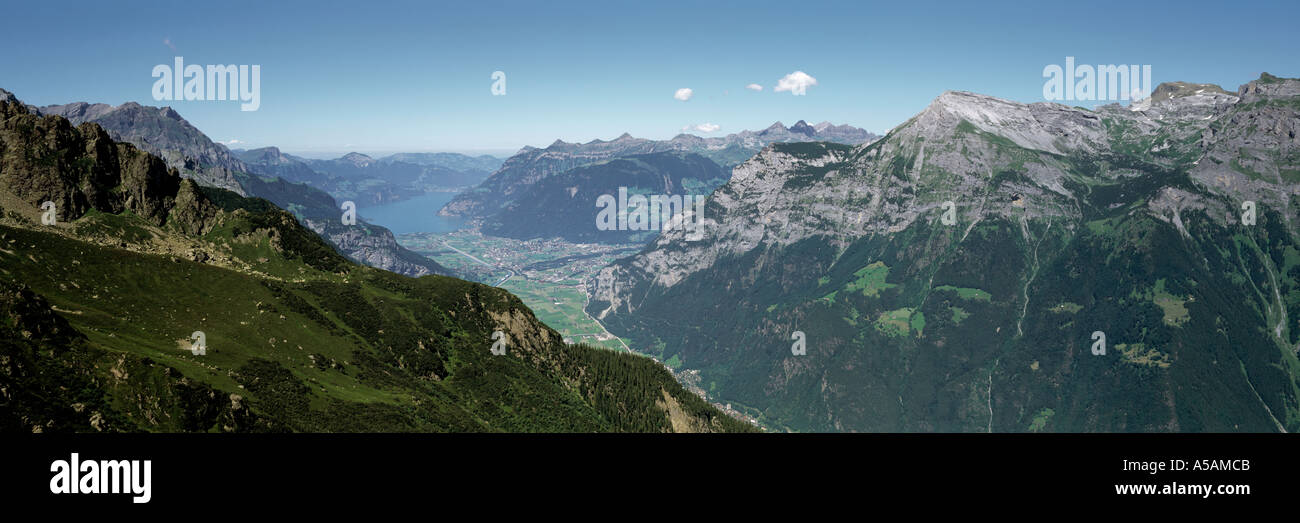 Vue panoramique sur le Canton d'Uri Altdorf, y compris Fluelen montagnes environnantes et le Vierwaldstatter Voir Banque D'Images